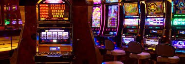 www666 ပလက်ဖောင်းပေါ်တွင် Esports နှင့် Sportsbook ဂိမ်းများ ကစားနေသောမြင်ကွင်း